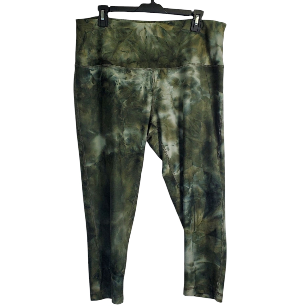 VOGO Atheletica Green Tie-Dye Capri Leggings Size 1X